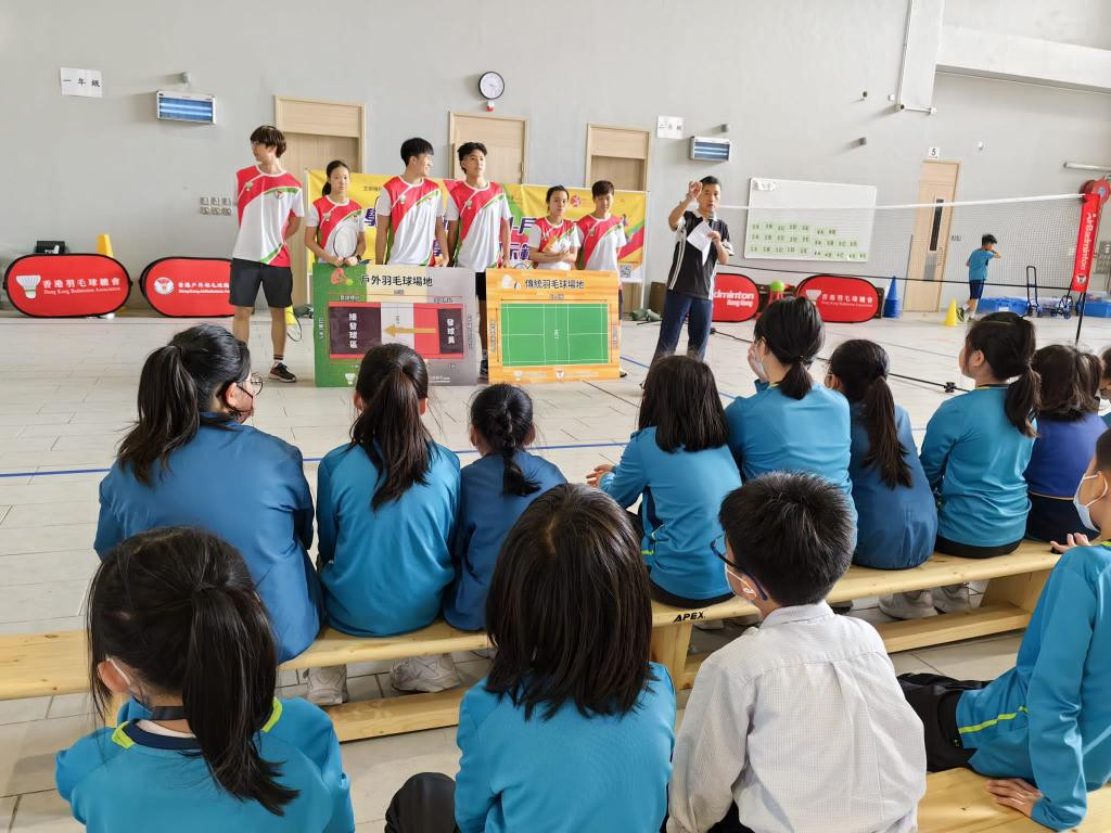 學校體育推廣計劃-戶外羽毛球運動示範