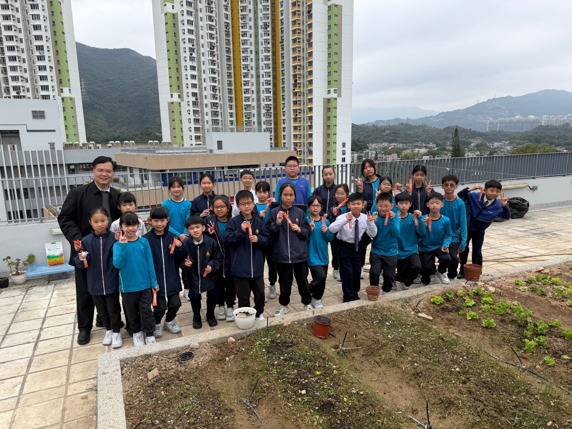 「皇后山之星——勤勞」