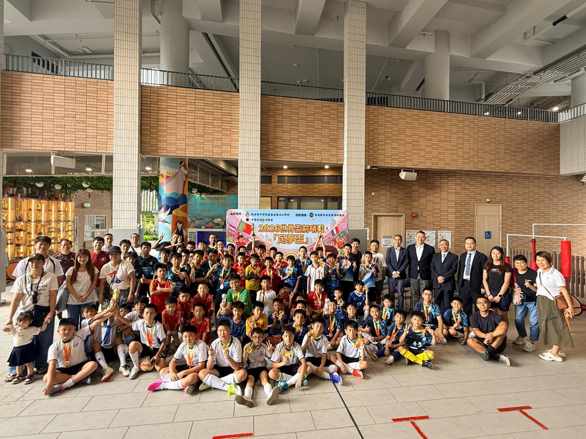 ⚽「足夢盃」圓滿落幕！逾400人齊聚，星級嘉賓助陣！
